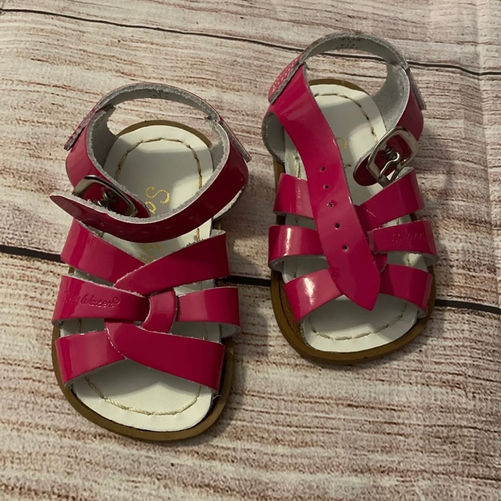 NWOT Salt Water Sandals size 3